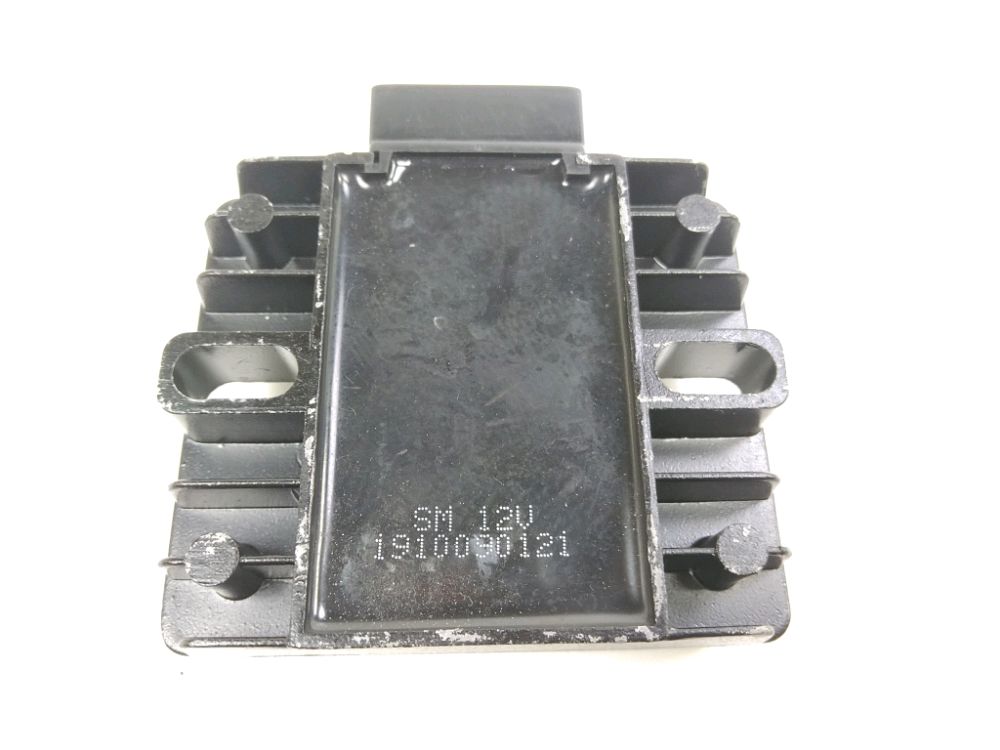 REGULATEUR DE TENSION