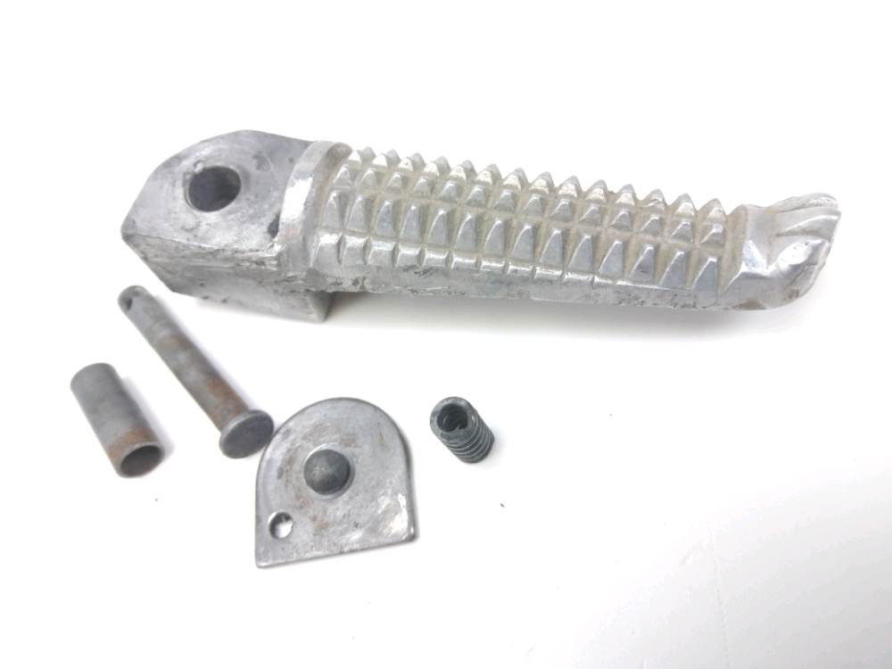 Repose pieds arriere gauche