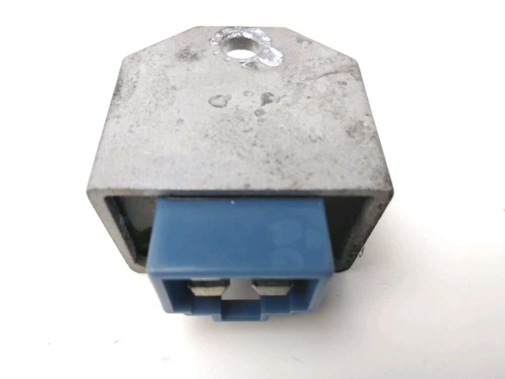 REGULATEUR DE TENSION