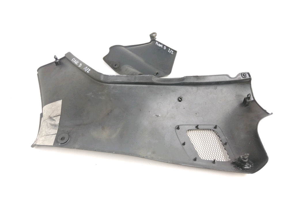 FLANC CARENAGE DROIT