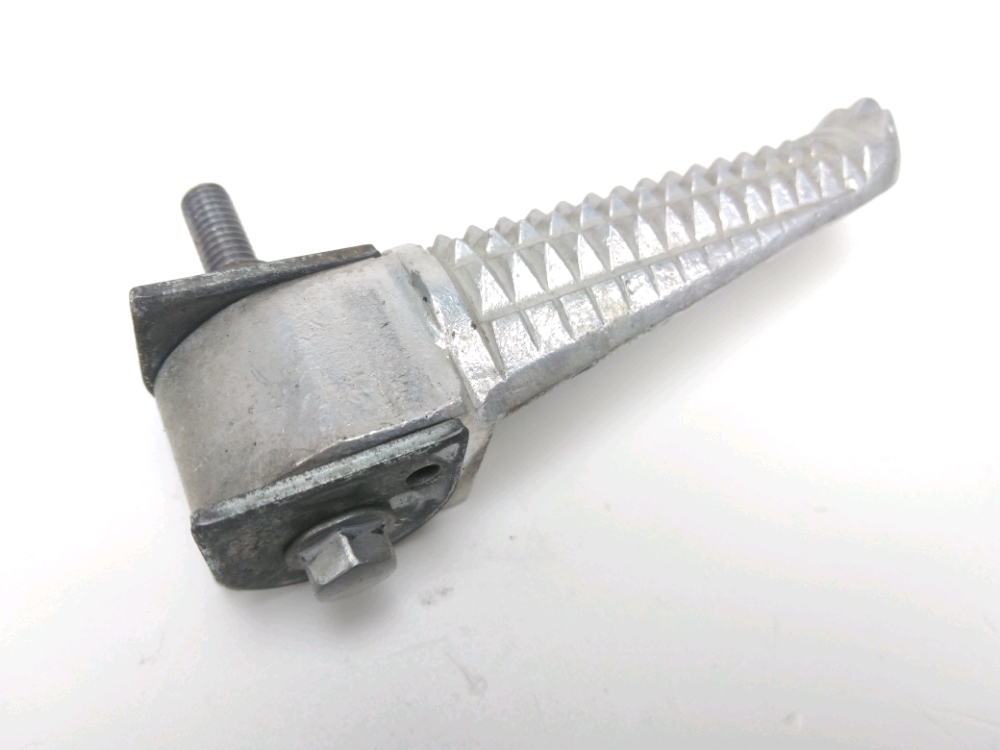 Repose pieds arriere droit