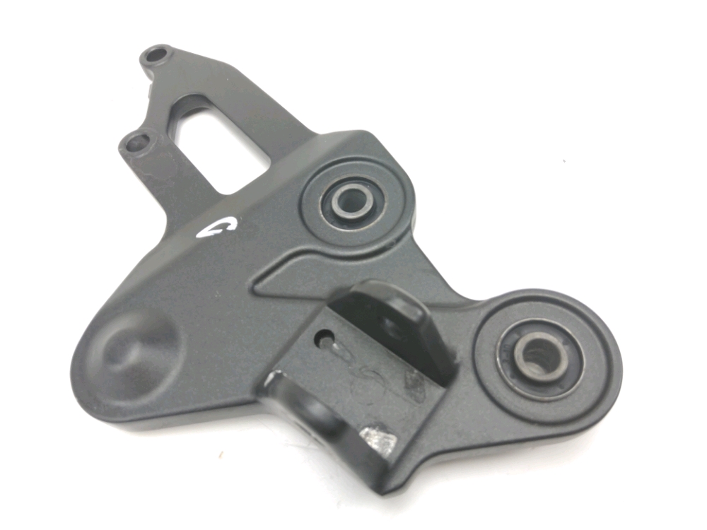 PLATINE AVANT DROITE