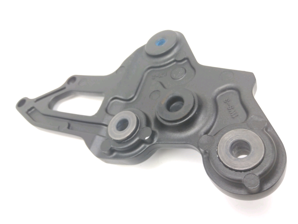 PLATINE AVANT DROITE