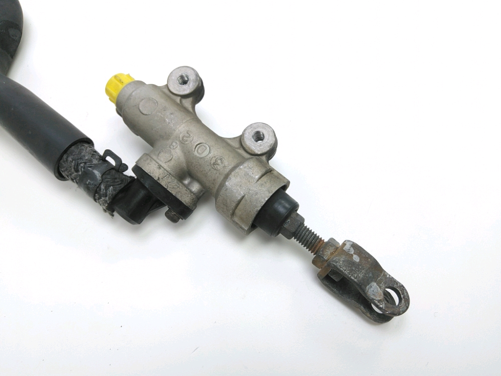 MAITRE CYLINDRE FREIN AR COMPLET