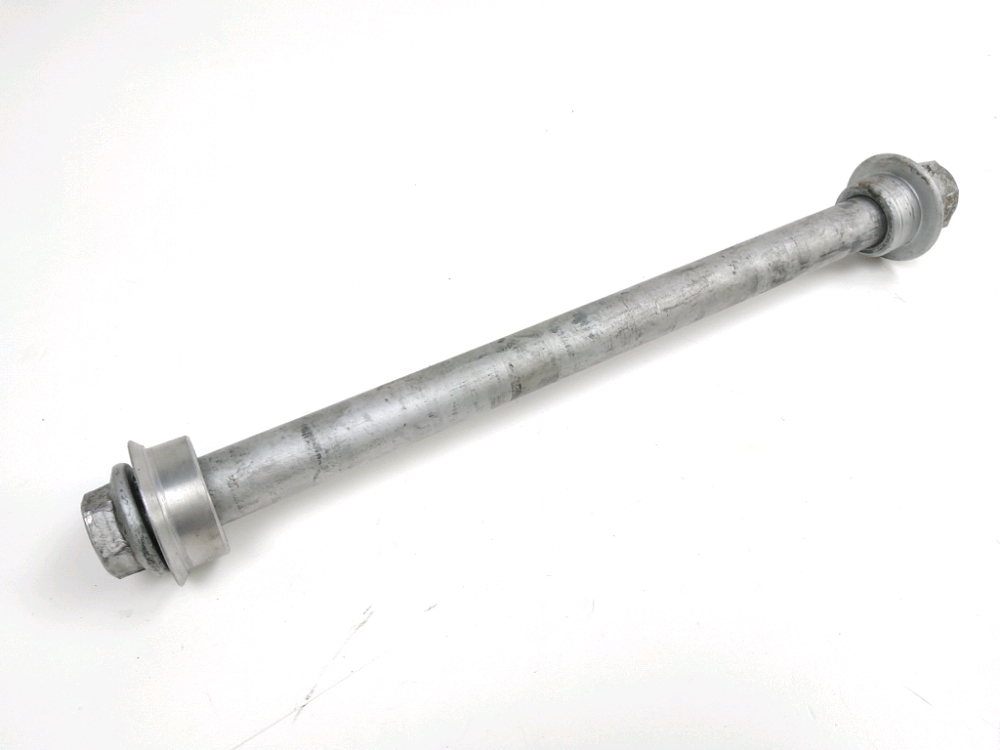 Axe de roue arriere