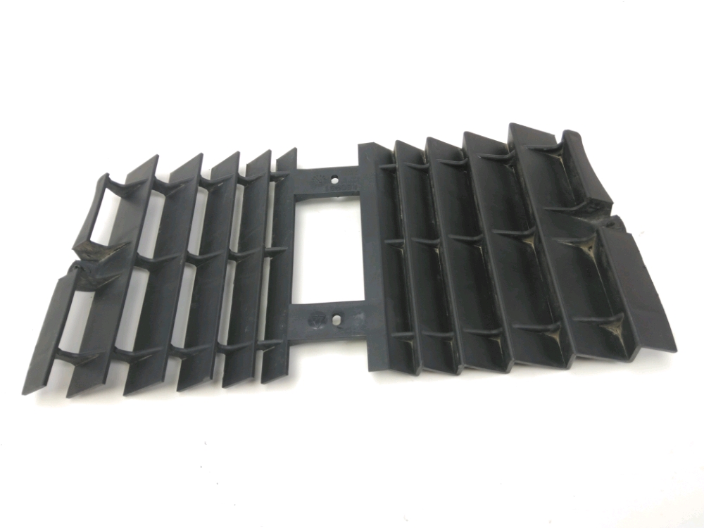 GRILLE DE RADIATEUR