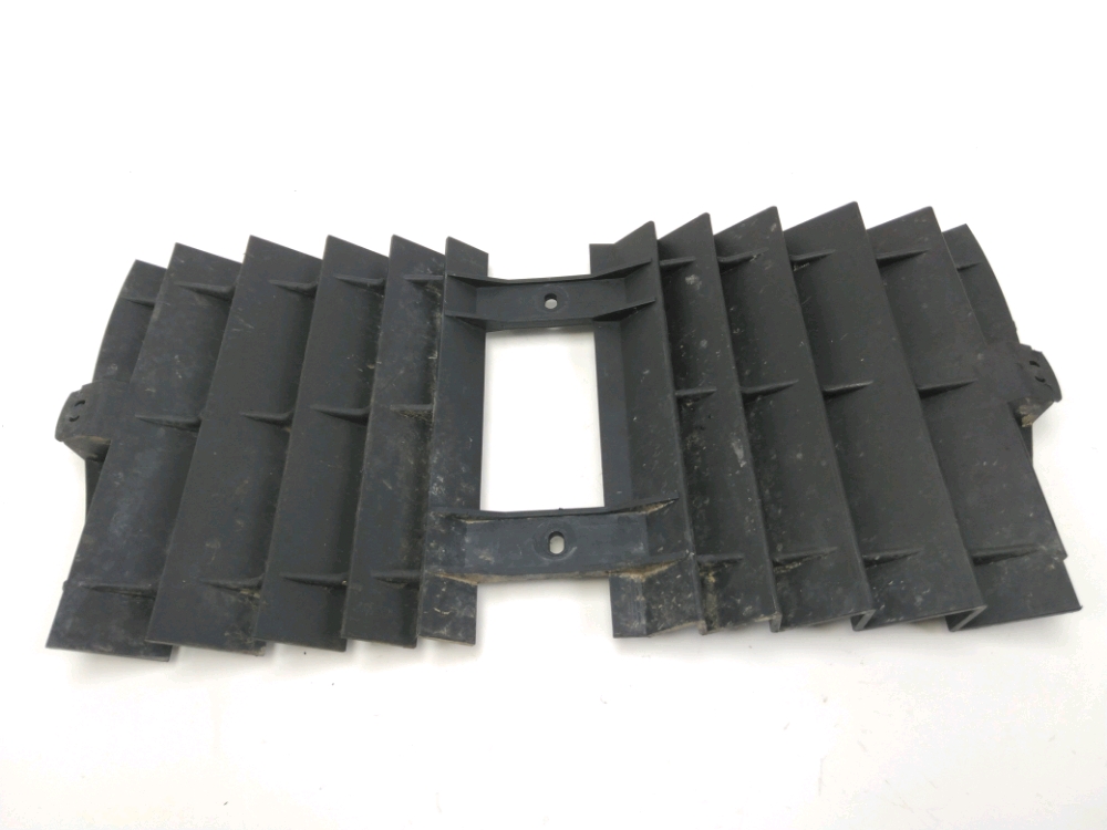 GRILLE DE RADIATEUR