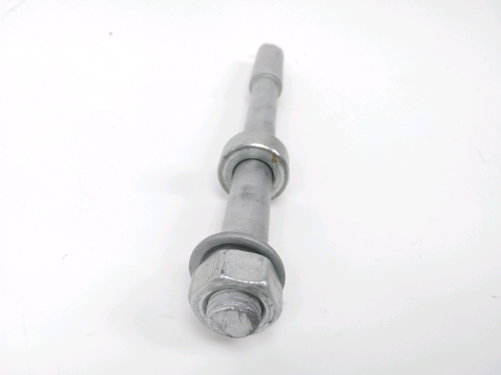 AXE DE ROUE AVANT