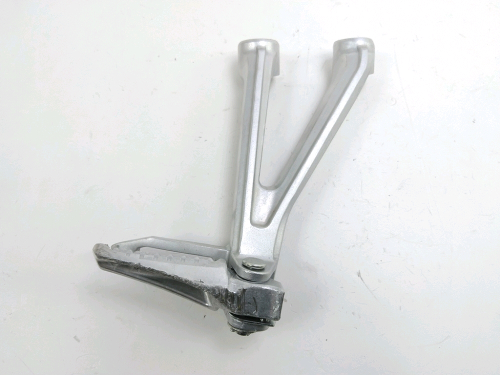 PLATINE ET REPOSE PIEDS ARRIERE DROIT