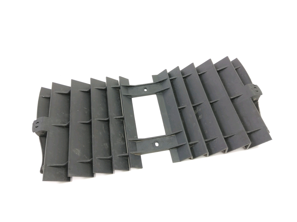 GRILLE DE RADIATEUR