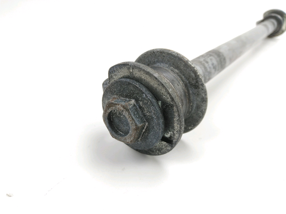 AXE DE ROUE ARRIERE