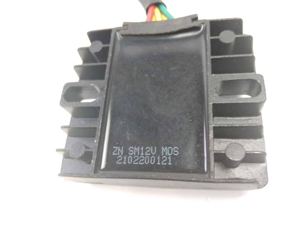 REGULATEUR DE TENSION