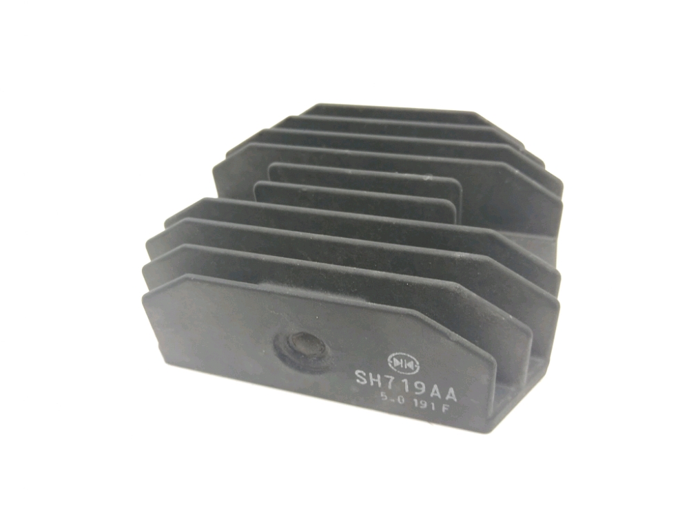 REGULATEUR DE TENSION