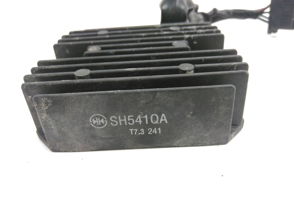 REGULATEUR DE TENSION