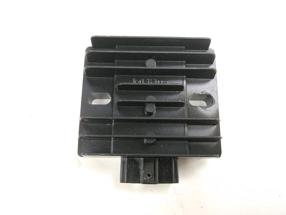 REGULATEUR DE TENSION