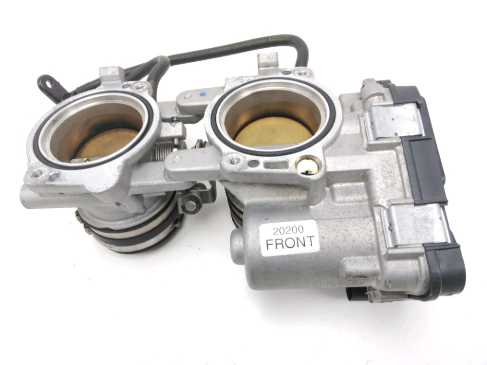 Corps d'injection droit