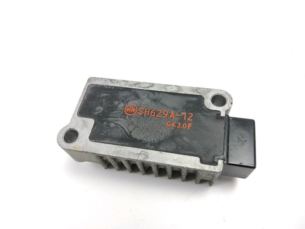 REGULATEUR DE TENSION