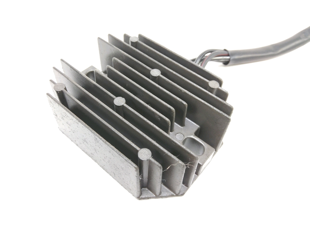 REGULATEUR DE TENSION