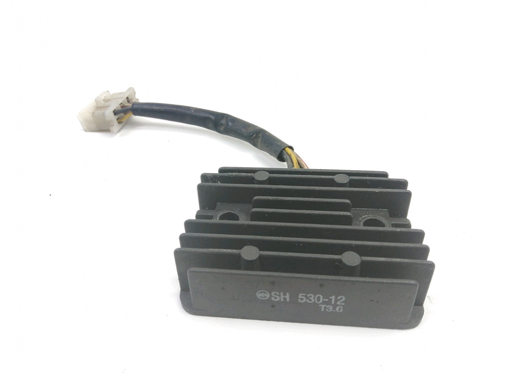 REGULATEUR DE TENSION