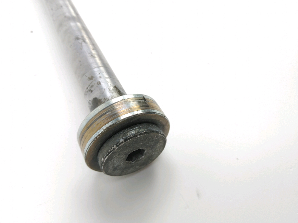 AXE DE ROUE ARRIERE