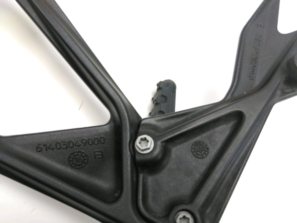 PLATINE ARRIERE DROITE COMPLETE