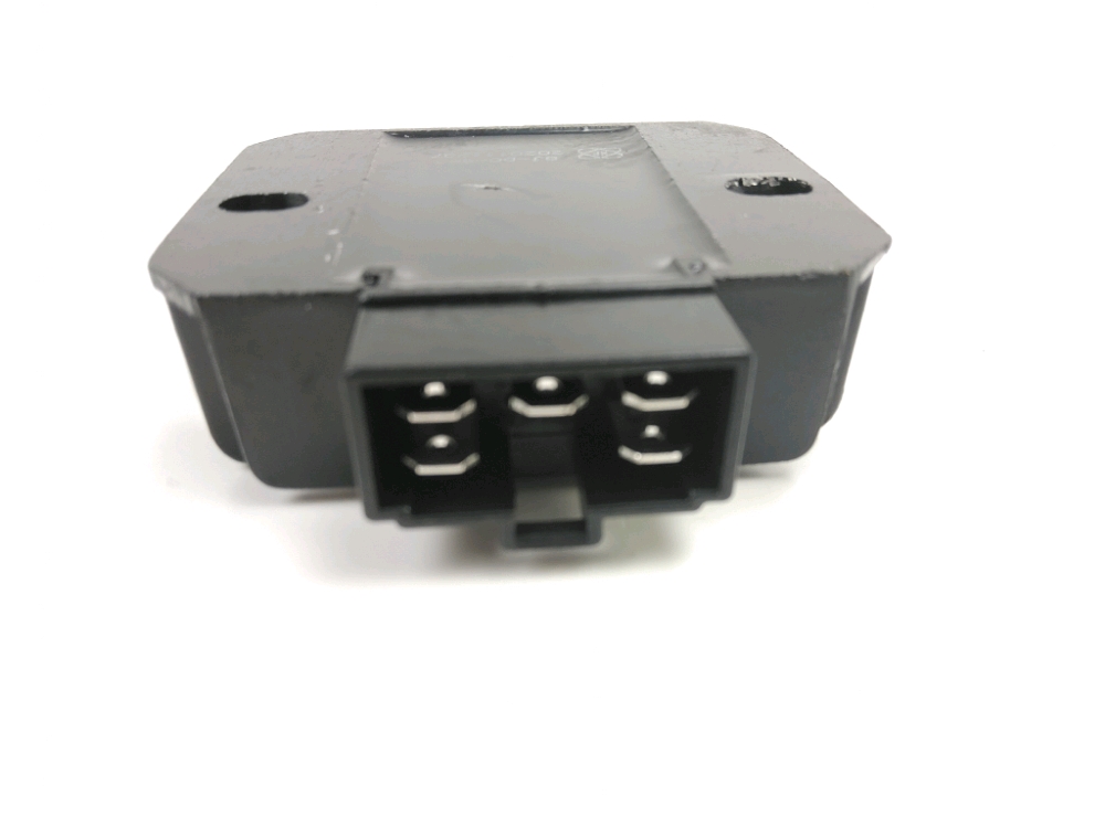 REGULATEUR DE TENSION