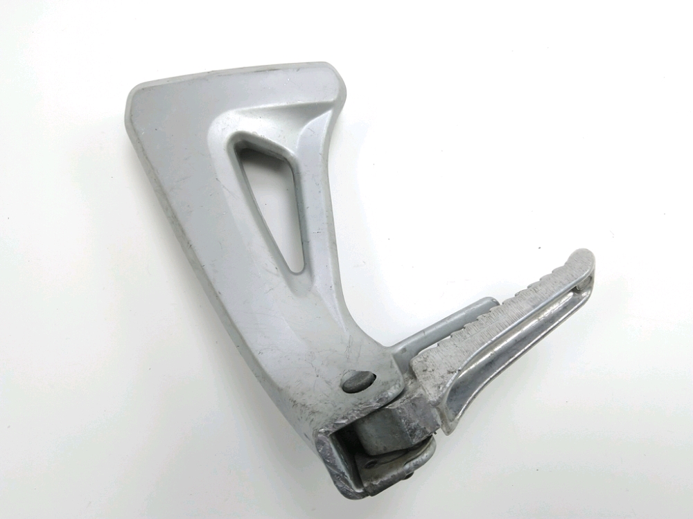 Platine et repose pieds arriere gauche