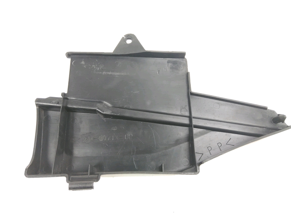 CACHE LATERAL DROIT