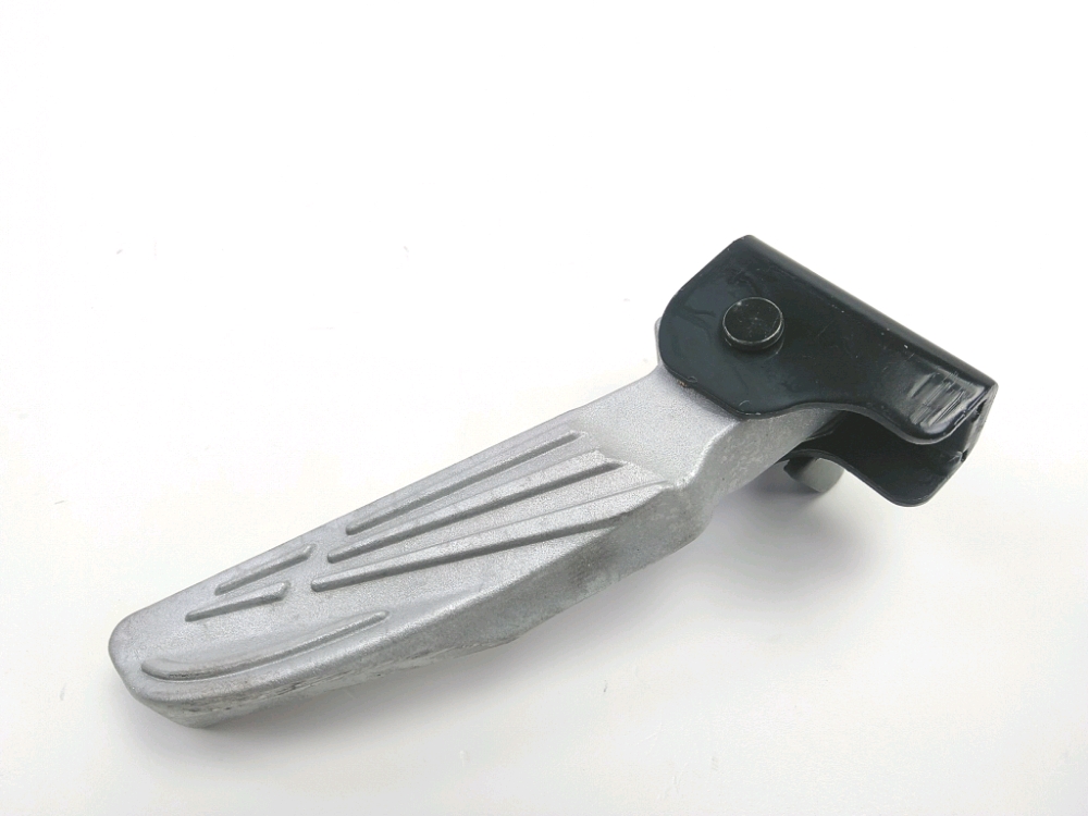 Repose pieds arriere droit