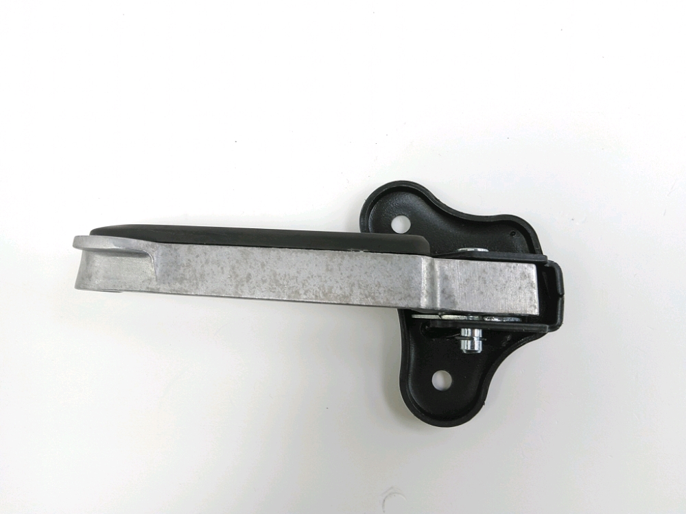 PLATINE ET REPOSE PIEDS ARRIERE DROIT