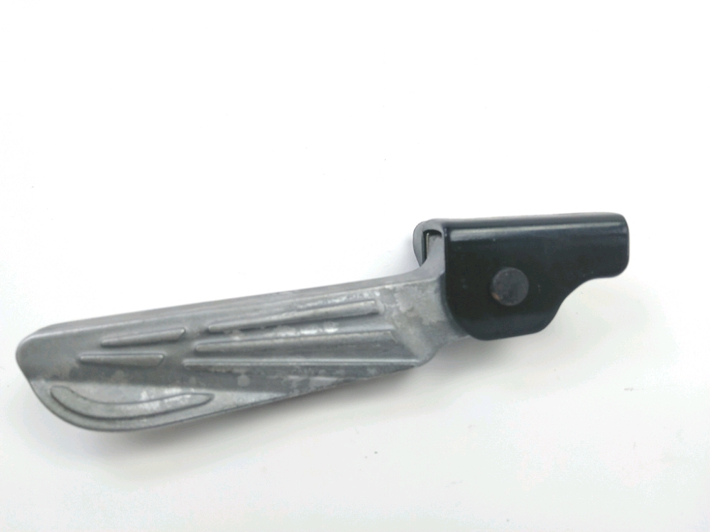 Repose pieds arriere droit