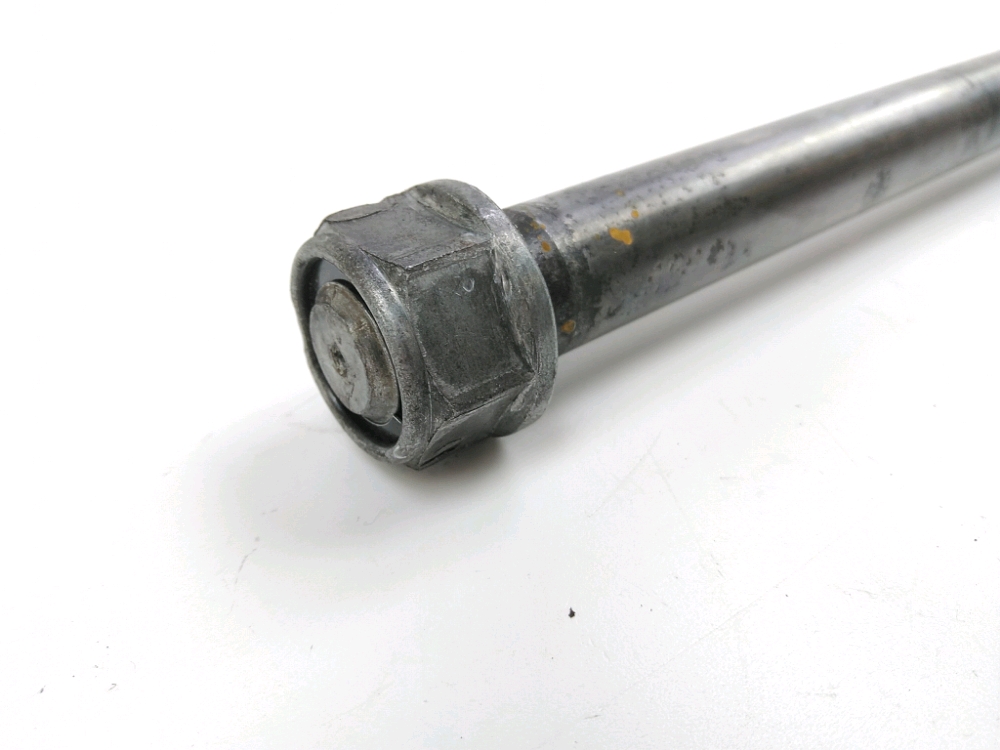 AXE DE ROUE ARRIERE