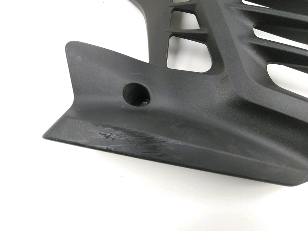 GRILLE DE RADIATEUR