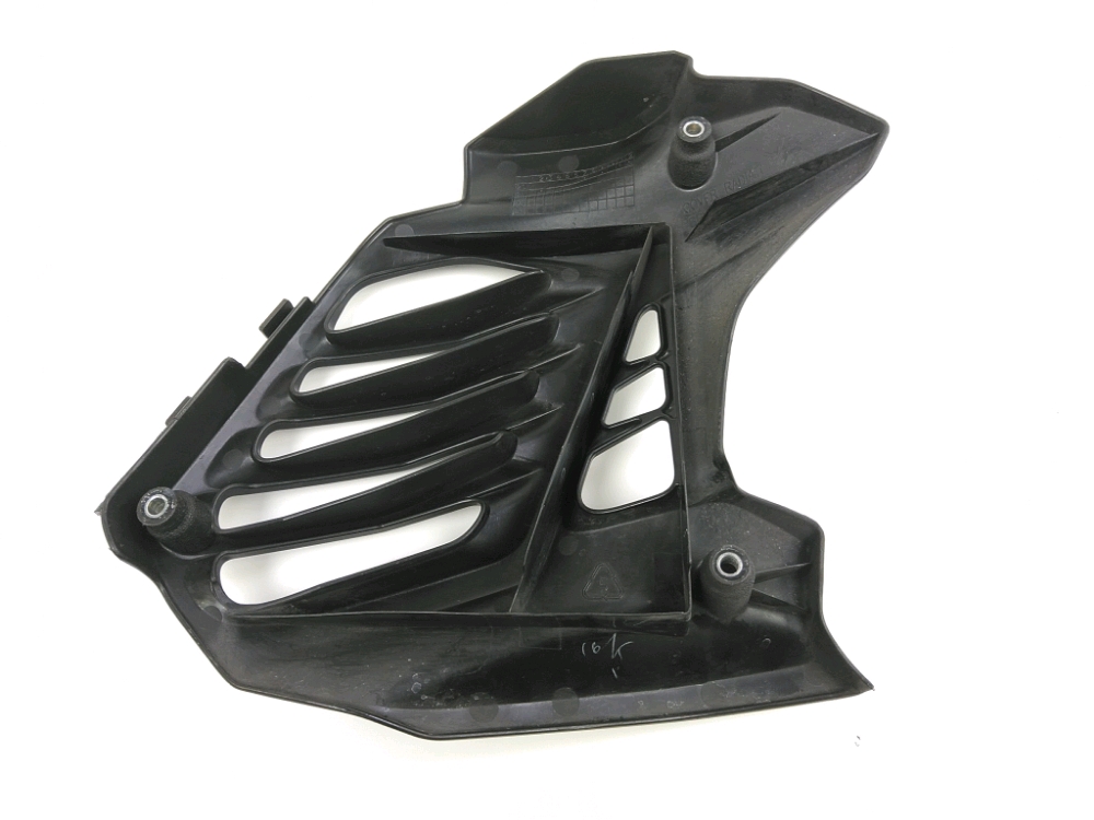 GRILLE DE RADIATEUR