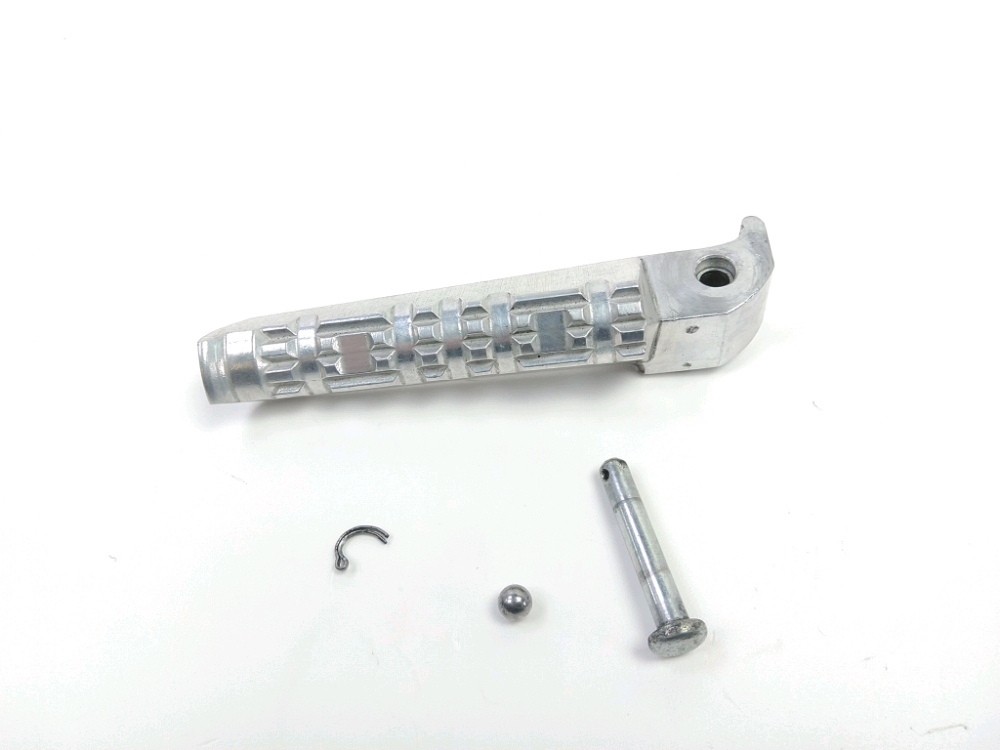 Repose pieds arriere gauche