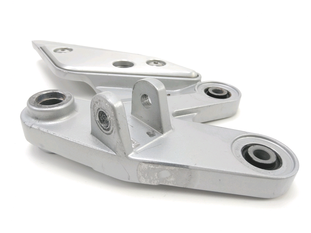 PLATINE AVANT DROITE