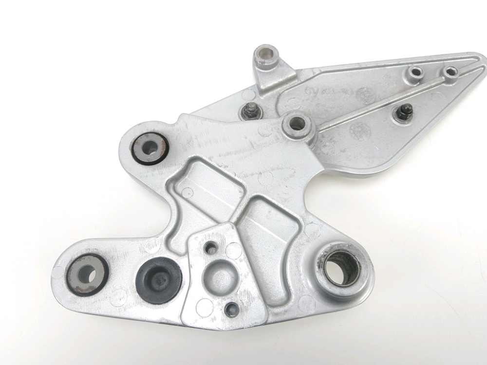 PLATINE AVANT DROITE