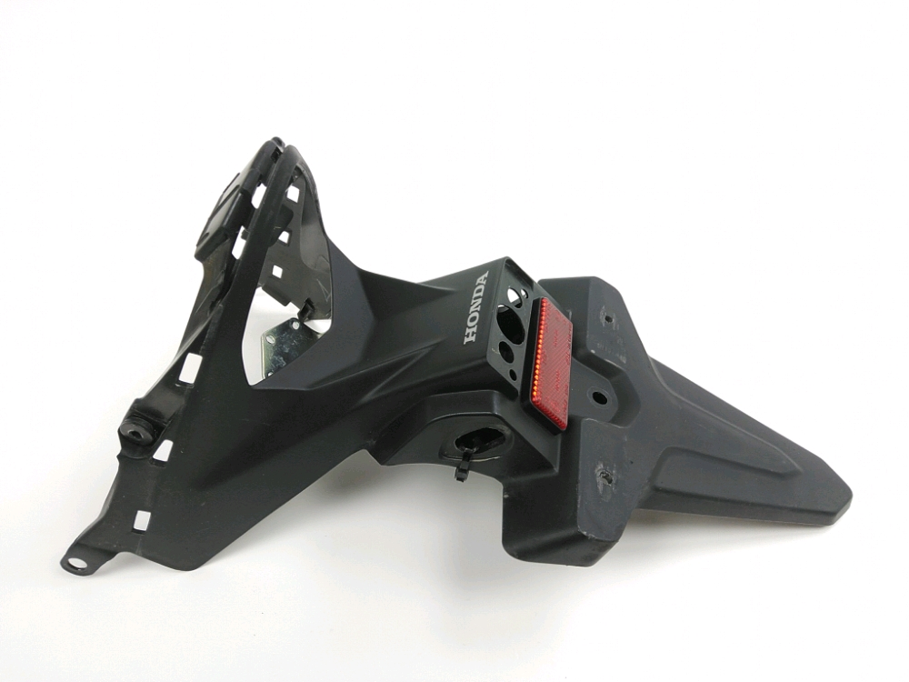 SUPPORT DE PLAQUE ET ECLAIRAGE