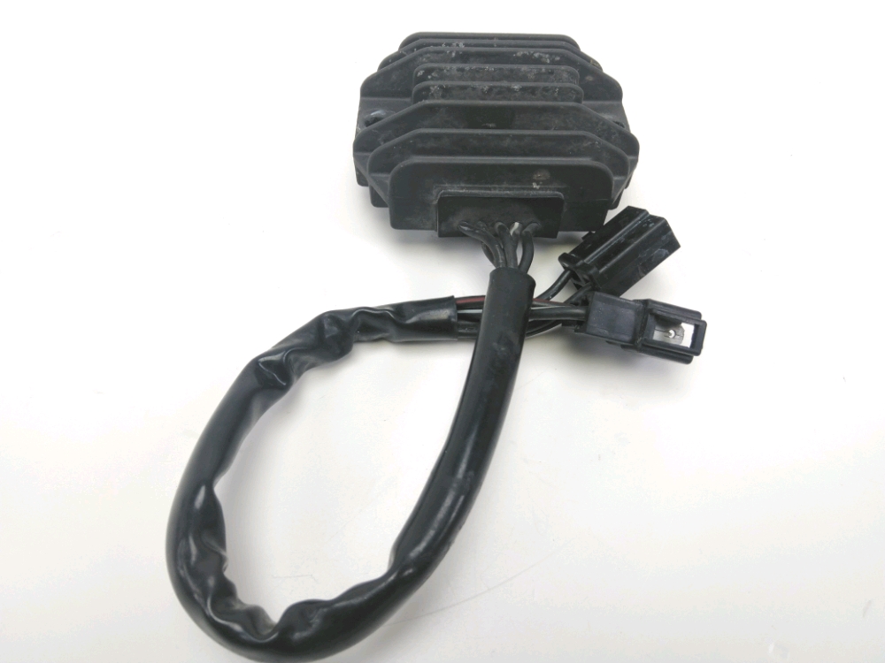 REGULATEUR DE TENSION