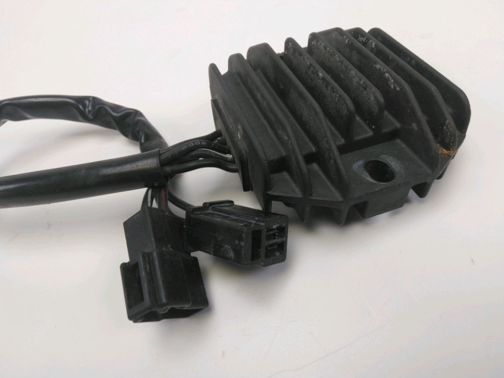 REGULATEUR DE TENSION