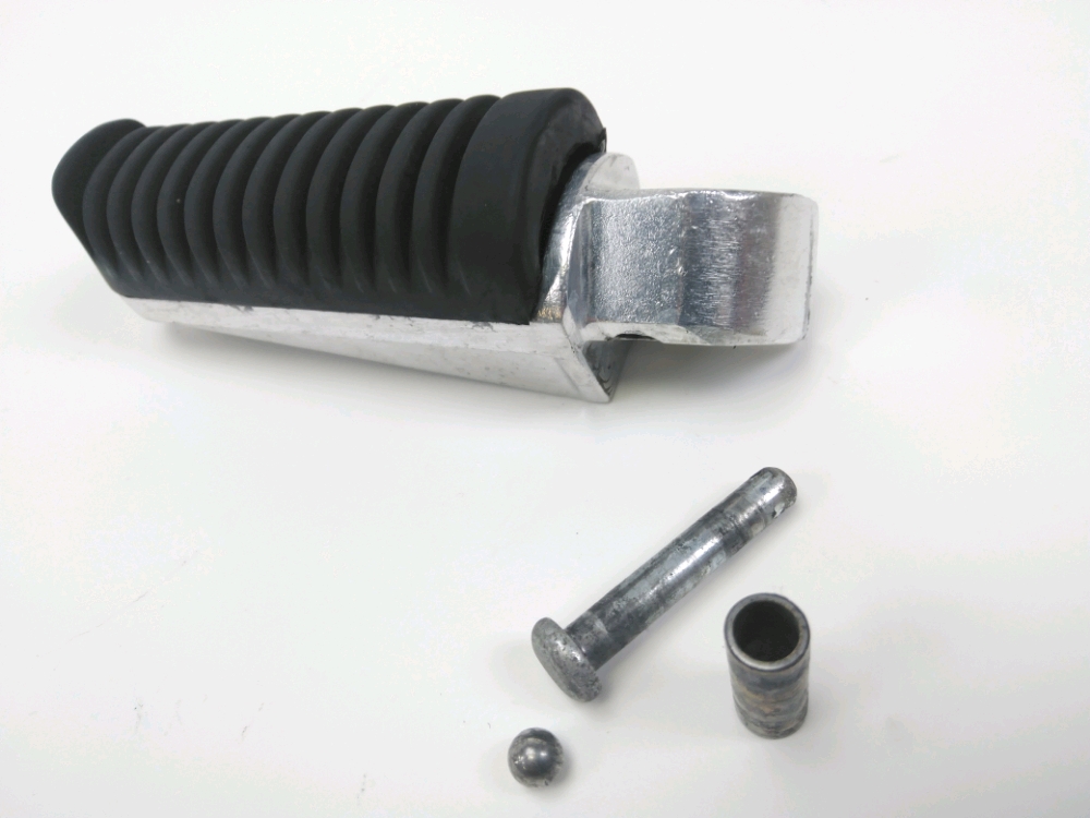 Repose pieds arriere gauche