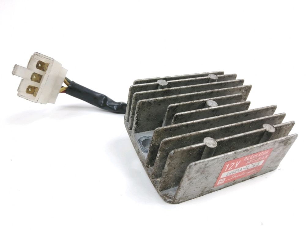 REGULATEUR DE TENSION