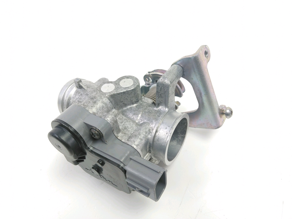 Corps d'injection droit