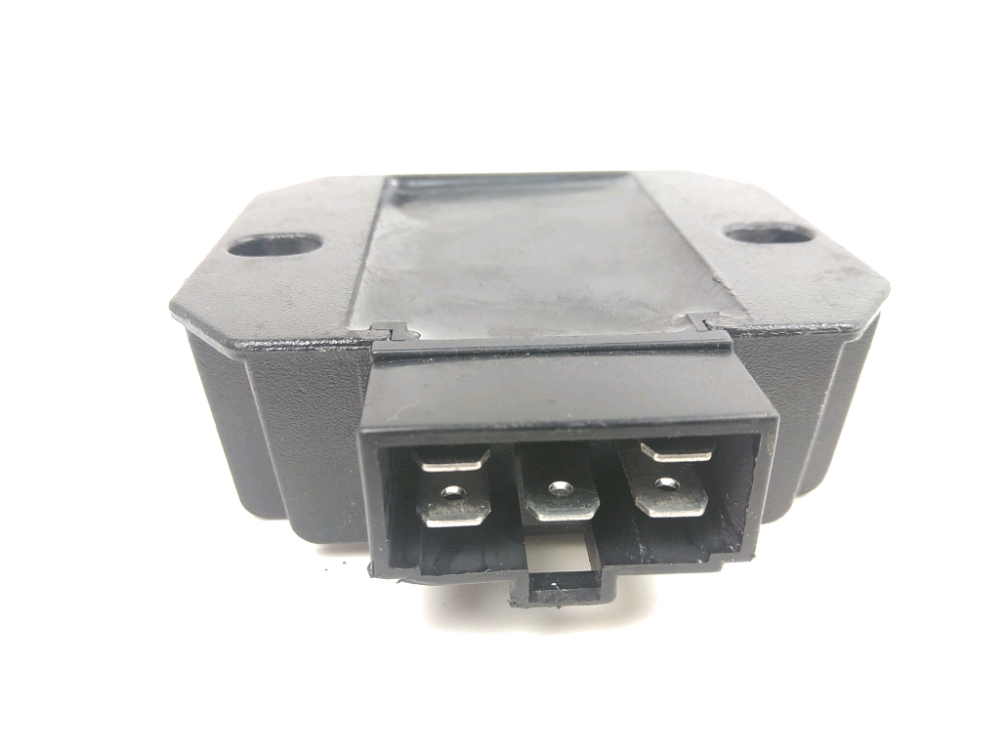 REGULATEUR DE TENSION