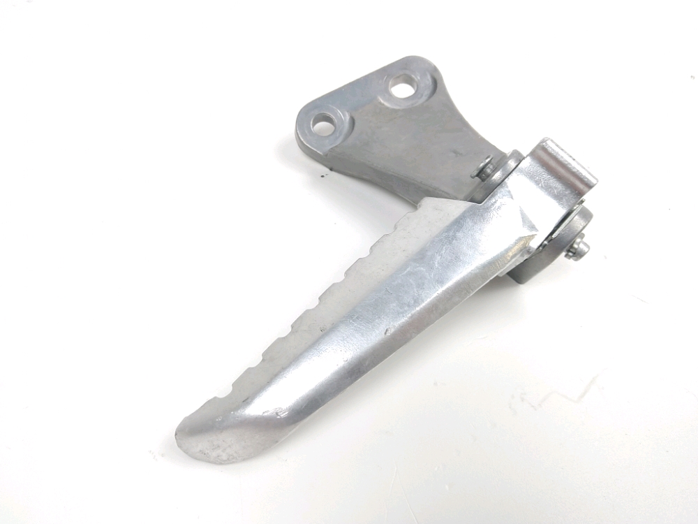 Platine et repose pieds arriere droit