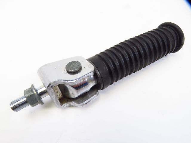 Repose pieds arriere droit