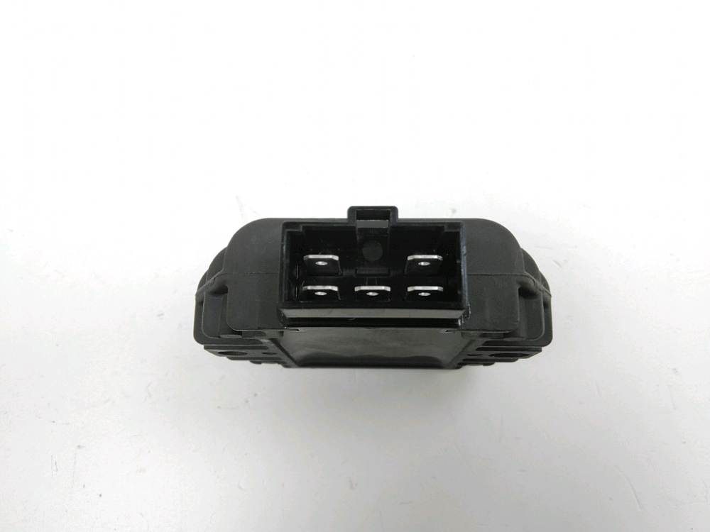 REGULATEUR DE TENSION