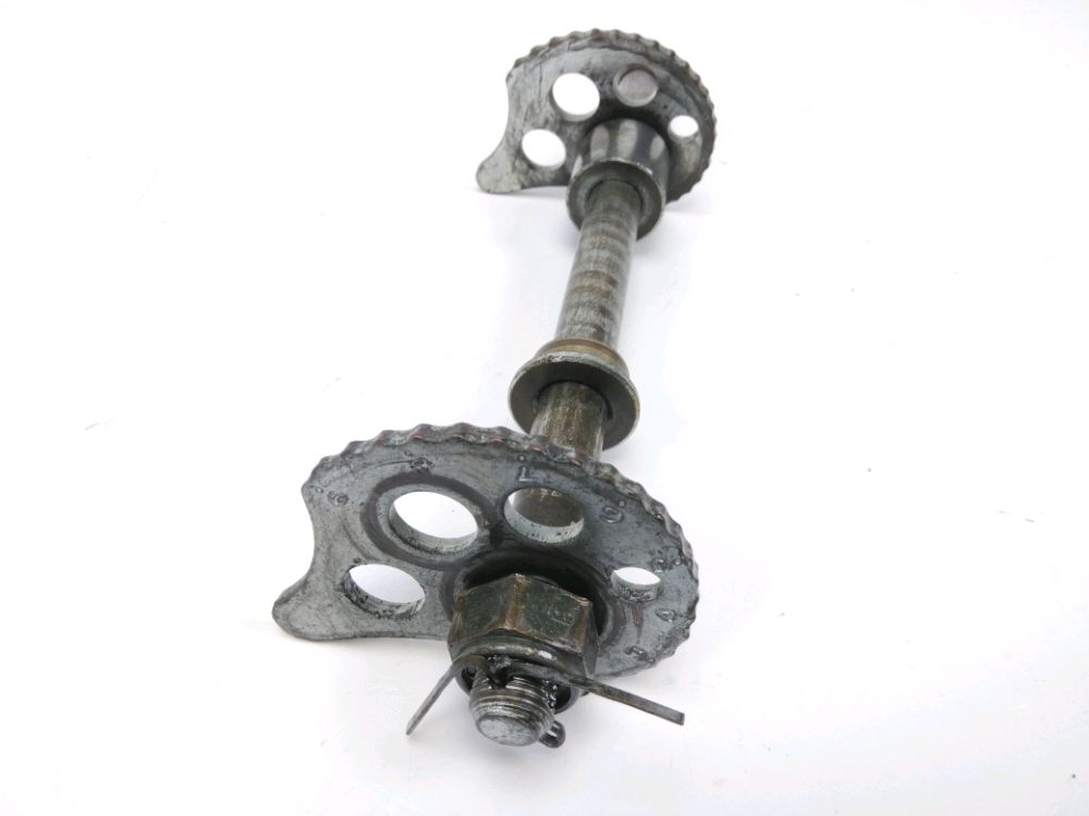 Axe de roue arriere