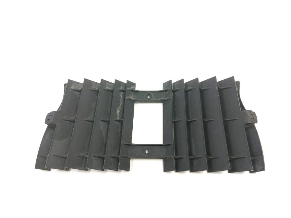 GRILLE DE RADIATEUR