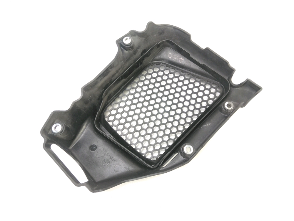 GRILLE DE RADIATEUR